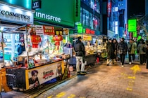 旅の醍醐味は観光地以外に？→“世界一周”旅人が笑顔になる瞬間に5千いいね「タウン誌も」「調味料好き」