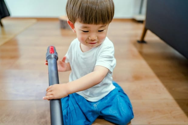 クルクル回っていた4歳がピタッと止まり「ねえママ？」→“哲学的な質問”始めて焦る母「な、難問…」