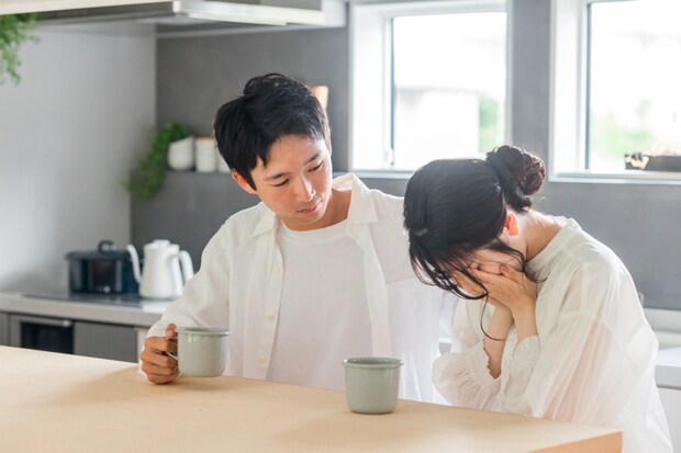 主婦　泣く　夫