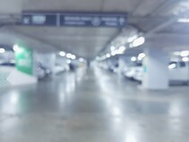 友人から届いた「ピンぼけ写真」→一目見て【疎遠宣告する】と決めた理由｜なんでも不倫につなげる友人