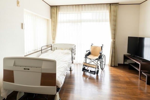 病室で孫が回した“禁断のハンドル” →祖父の災難に18万いいね「やめてもろて…」「無事と信じたい」