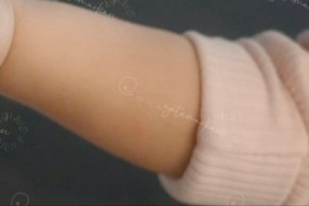 ハンドソープを前に「待機」→令和っ子ならでは?“習慣の違い”に4千いいね「かわいすぎ」