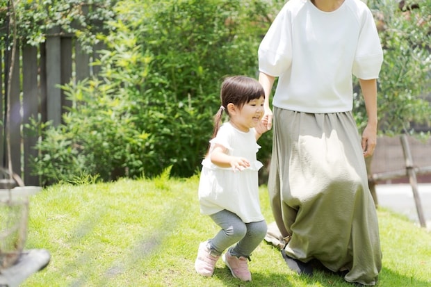 【ほっこり】3歳娘の“尊い姿”見て泣いた母→周囲にいた「もう1人の観客」に4.7万いいね「愛しい」