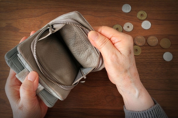 「全部、演技？」娘を泥棒扱いした父と祖母の【真っ赤なウソ】→濡れ衣着せられた女性が親族に鉄槌を下す話