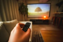 Netflixの【起動音】で事件発生？→衝撃のワンシーンに4万いいね「爆笑」「想像だけで笑った」