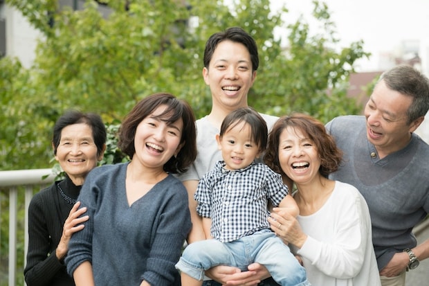 「私だけは上の子優先」心に決めていた母→爆笑の結果に8.9万いいね「うちも同じ」「親衛隊が強すぎ」