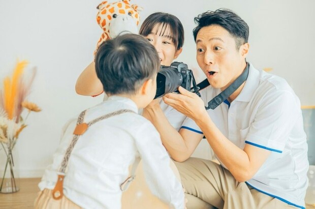 息子のかわいい瞬間写真→癒やしの中にある【地獄】に9千いいね「わかるw」「ぼかしても…」