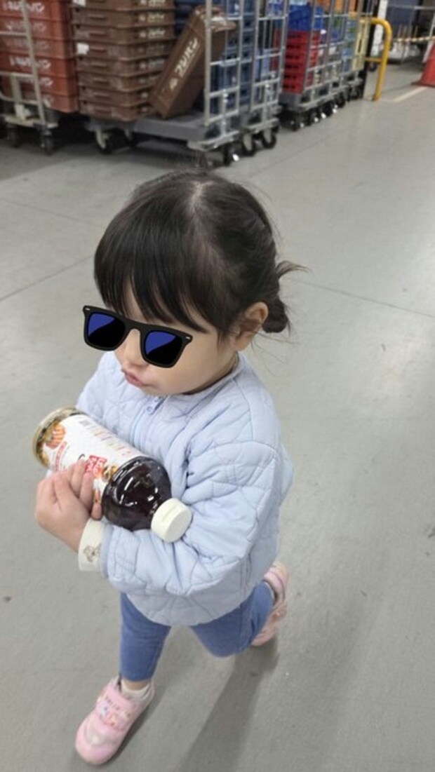 保育園帰りの娘が【めんつゆ】抱いて→話しかけていた言葉に2千いいね「かわゆい」「天使」