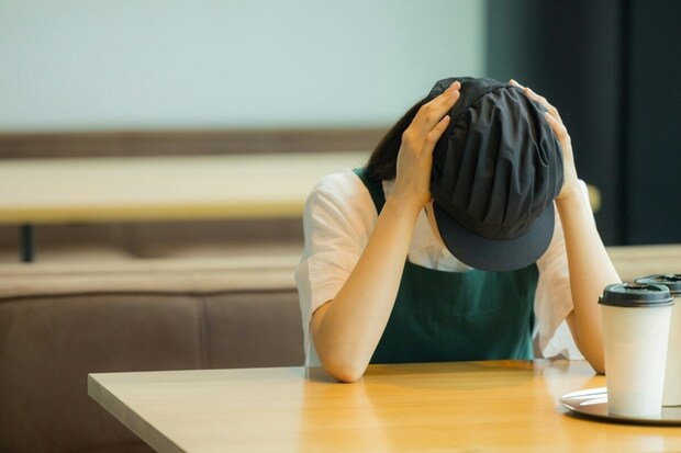 人手不足の喫茶店でママ友を採用→かえって増えてしまった【悩みごと】｜​​ママ友を雇ったらもめた話