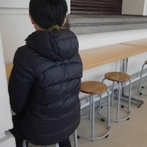 ママ友と働く店に子が来店→サボり癖のあるママが【大ピンチ】に｜​​ママ友を雇ったらもめた話