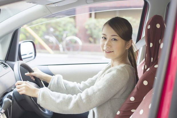 車　女性
