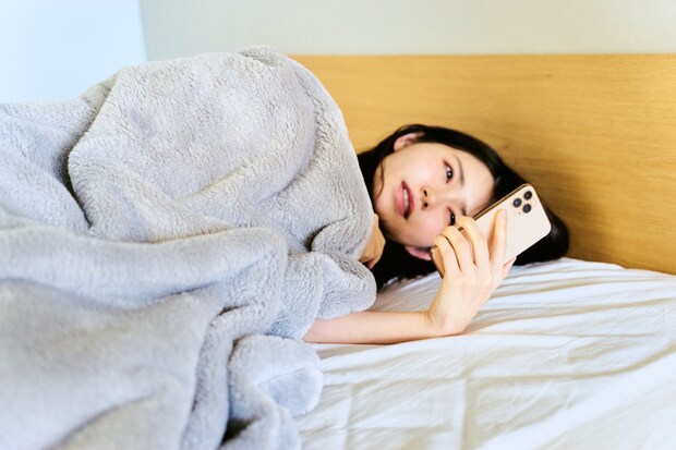 スマホ　寝室　熱