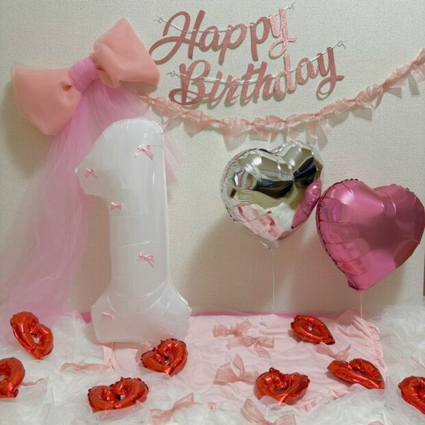 「笑った」主役は映っていないのに？→Xに投稿されたバースデー写真に2万いいねがついたワケ