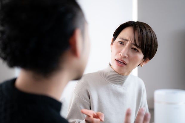 女性　2人　信じられない