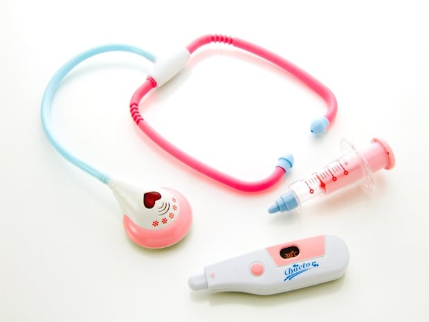 【天才】疲れた親に朗報!親子遊びは「お医者さんごっこ」が最強な理由に5千いいね「Win-Winすぎ」