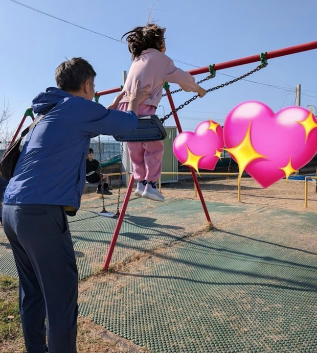 高校時代に乗った【失恋ブランコ】→30年後、まさかの最高展開に1.8万いいね「素敵」「お幸せに」