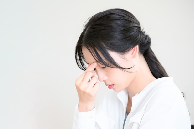 俯く　横顔　母親