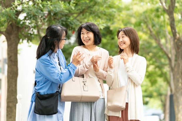 おばさん　話す