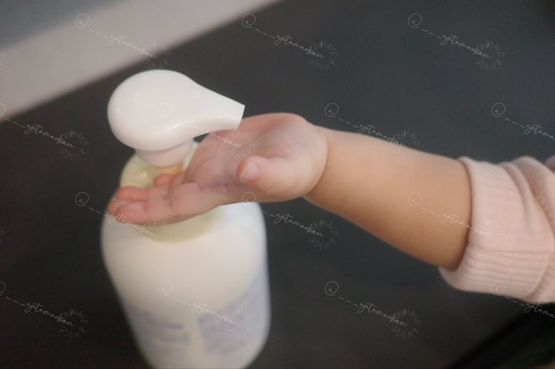 これはかわいすぎる!全国のママたちが思わず胸キュン…。手洗い前に娘が固まった理由に4千いいね