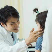 「違う違うwそうじゃない」耳鼻科でのやりとりに10万いいね「最高の癒し」「可愛い」