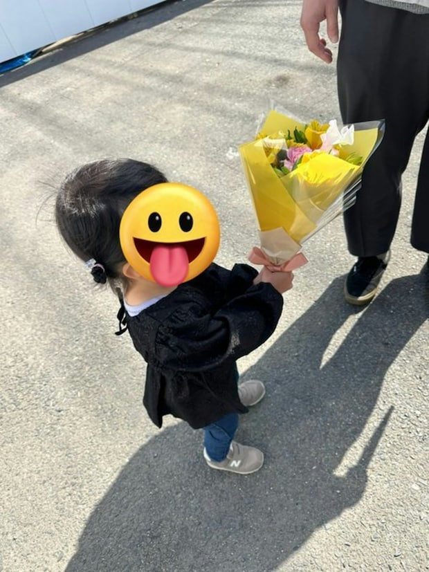 マイカーの納車日、3歳娘が車より興味を持ったものは?→かわいい姿にほっこり癒やされる