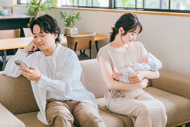 赤ちゃん　抱っこ　夫　非協力的