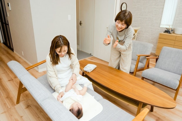 不倫夫と再構築したいけど…「わが子の黄疸を笑う義母」が一生付いてくる絶望。離婚が正解?