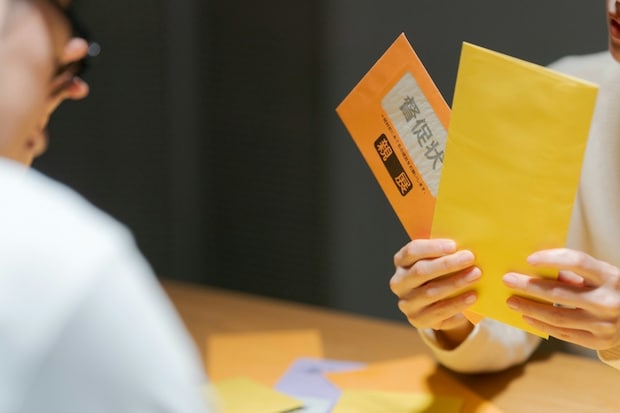 財布中身は【たった2000円】夫はパチンコ→借金・介護でもう限界の妻に「離婚も手」「自分を大事に」