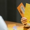 財布中身は【たった2000円】夫はパチンコ→借金・介護でもう限界の妻に「離婚も手」「自分を大事に」