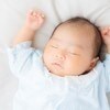 産後のヘルプに来た実母→赤ちゃんを寝かしつける姿見て【感動した】理由に3千いいね「素敵」