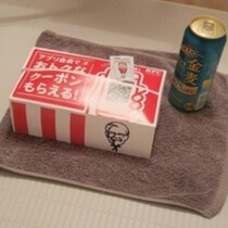 【なぜ？】風呂場に置かれたフライドチキンとお酒→理由に18万いいね「この隔離は仕方ない」