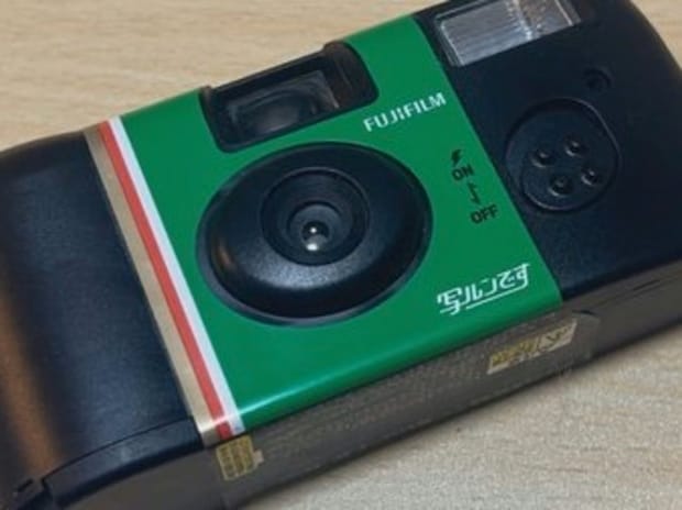 【天才】『写ルンです』27枚撮りを神活用→新生児母の投稿に1.2万いいね「素敵」「はやりそう」