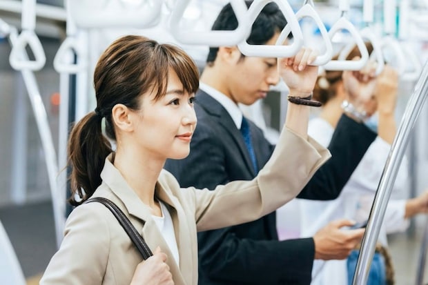 「東京の人は忍者？」電車内で驚愕→都会人が持つスキルへの感想に12万いいね「慣れやで」「わかる」