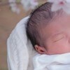 【思わず二度見】新生児の仕草があまりに大人すぎて7,478いいね「めちゃカワイイ」「美しい」