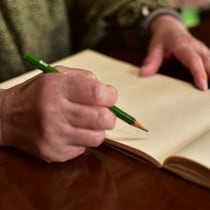 「もう生きてたくはないけど…」103歳祖母から手紙→“続きの一文”にほっこり24万いいね「凄すぎる」