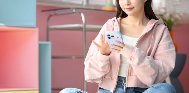 勤務時間中にSNSいじる同僚→内容が【衝撃的】口汚い誹謗中傷の矛先は|SNSで誹謗中傷する同僚