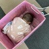 0歳児が初めての児童館で【爆睡】寝ている場所がキュートすぎて3万いいね「ほっこり」「かわいい」