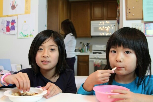 毎回「手ぶら」ってどうなの？→子どもの友達訪問でイラつく母に「こちらもお茶だけに」「モヤモヤですね」