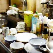 布団にカビ！足の踏み場もない部屋！里帰りした実家は汚部屋になっていた｜汚部屋実家と決別した話