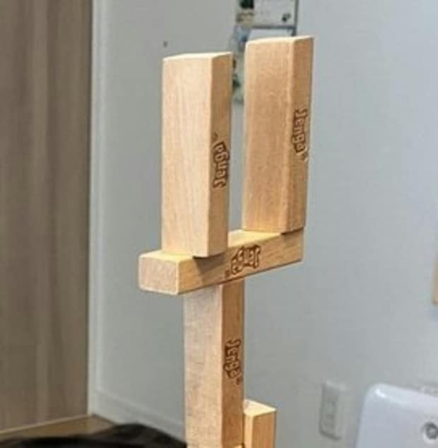 息子が「ジェンガ」で制作した【カニ】作品に1.3万いいね「かなりびっくり」「こういう遊び方いい」