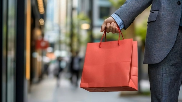勤続10年の夫が「自分用にエルメスを買った」→妻の本音に1.3万いいね「男前」「すてき」