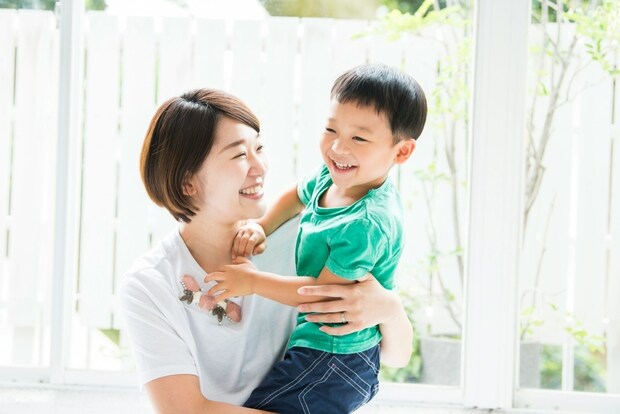 6歳児に家では甘えてもいい?と聞かれ…親子のほっこりする会話に7,600いいね「元気は大事」「1年生大変や。頑張れ!」