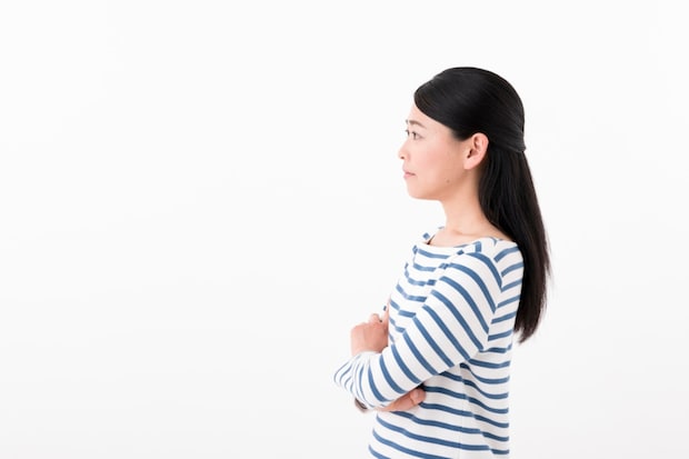女性　真顔
