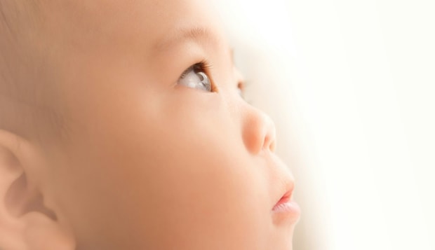 1歳児が耳をかゆがり病院へ→医師が見つけた【原因】に衝撃！8万いいね「お利口」「うちの子も」