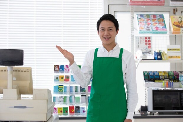 コンビニで「急いでるので！」と割り込む客→店員の【超スカッと】対応に1.2万いいね「ナイス！」