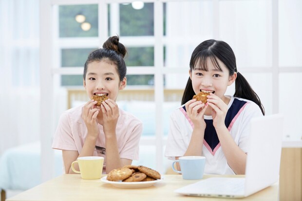 子供　友達　おやつ