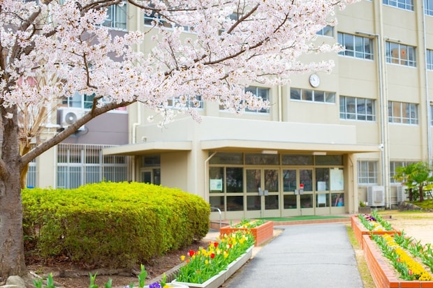 「先生、お母さんにギュッてしていい？」授業参観中の1年生の可愛すぎるお願いに9万いいね「尊い」