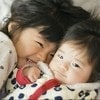 天才的！下の子の授乳中も上の子とコミュニケーションする【神テク】に5千いいね「すごい良い」「素敵」