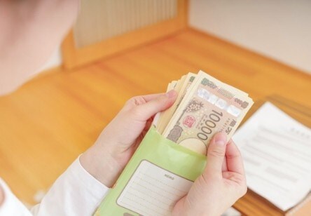 仕送り2万円は当たり前？夫の口座から毎月消えるお金｜義母への仕送りは当たり前？