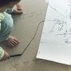 フローリングの落書きが消える！まさかの裏ワザに4,100いいね「息子が絶対やりそう」「2歳やばい」